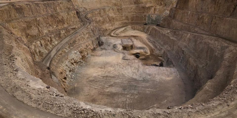 AngloGold cierra mina en Argentina por casos de Covid-19