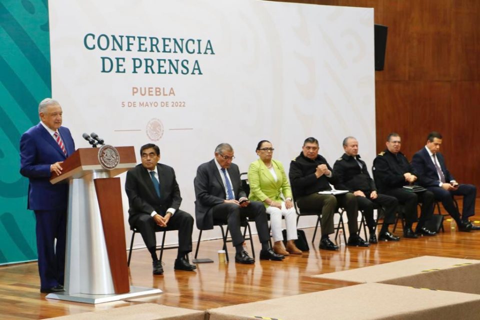 El presidente Andrés Manuel López Obrador resaltó que todos los días se combate el huachicol.