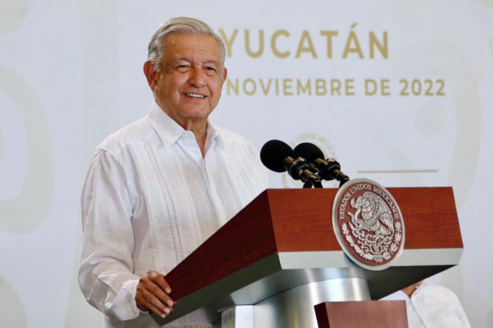 Plantas de ciclo combinado evitarán apagones en Yucatán: AMLO
