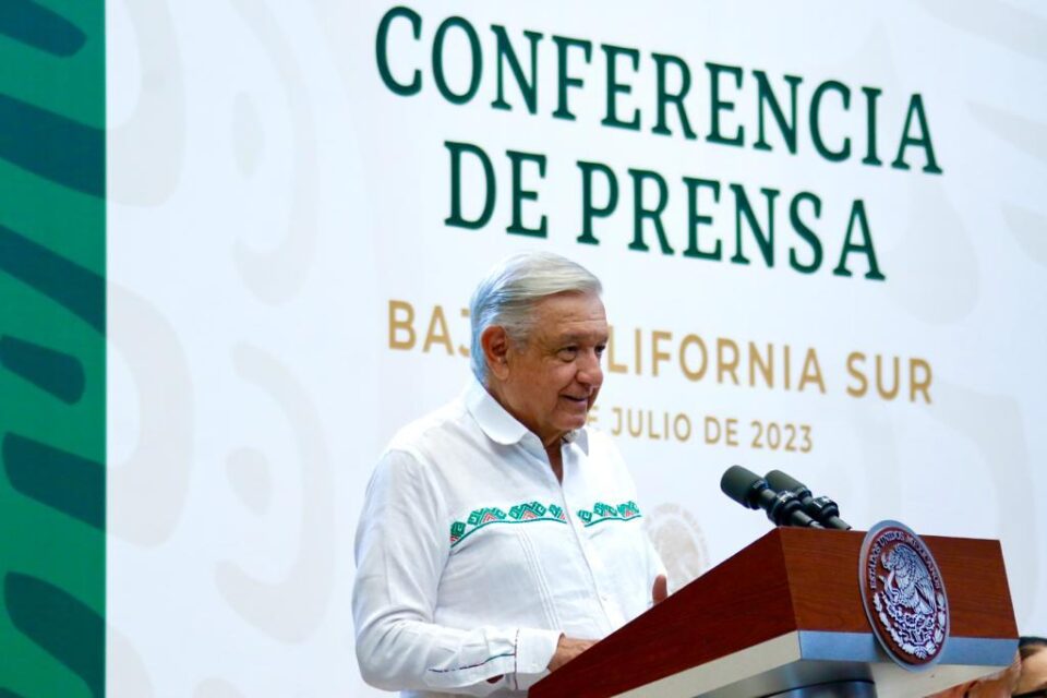 AMLO resalta generación de energía limpia en Baja California