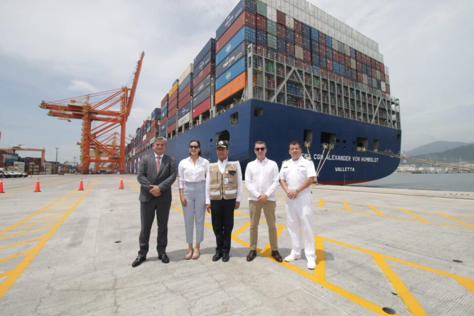 Megabuque 400 M LOA, marca nueva era del comercio marítimo en México