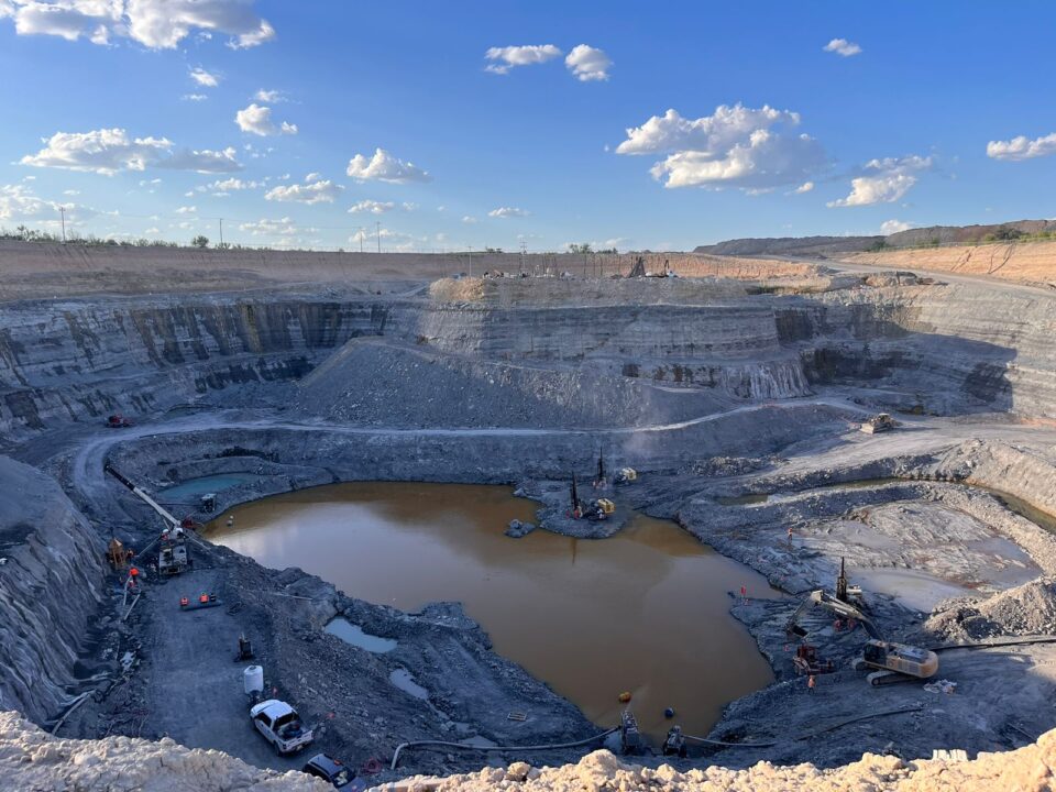 El Pinabete, 8,760 horas continuas de trabajos a un año del derrumbe de la mina