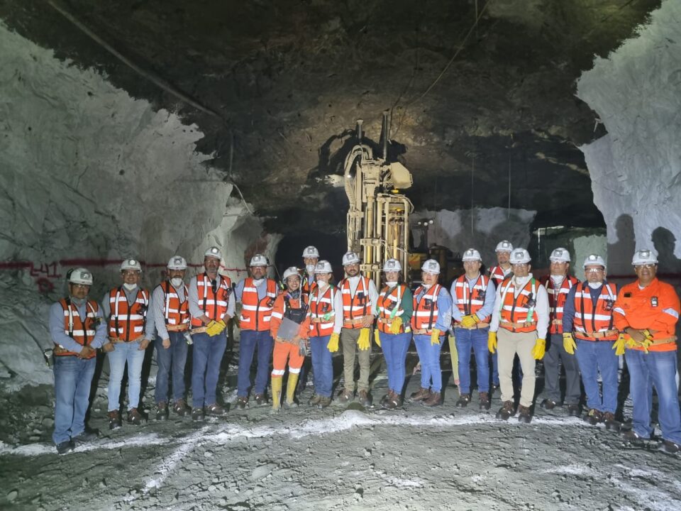 Funcionarios duranguenses visitan mina Velardeña de Industrias Peñoles