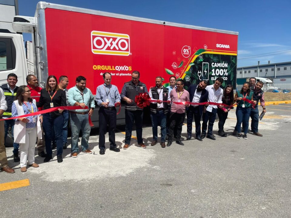 Scania México coloca 57 unidades con OXXO; incluye una unidad eléctrica