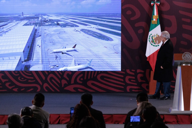 El presidente Andrés Manuel López Obrador aseguró que los proyectos de infraestructura, abonan al desarrollo de México.