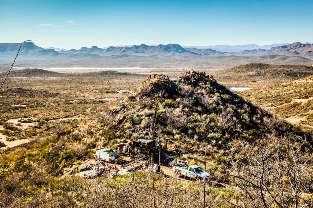 Industrias Peñoles resalta labor de geólogos en la minería