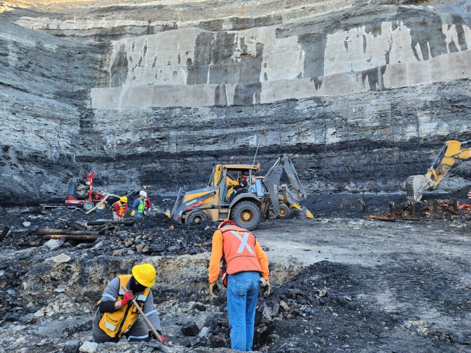 Localizan restos de cuerpos de 4 mineros atrapados en El Pinabete