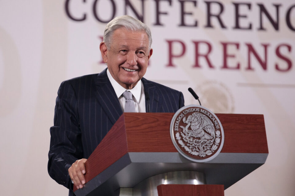 El presidente Andrés Manuel López Obrador presumió como noticia favorable, la creación de empleos en México en cifras récord.