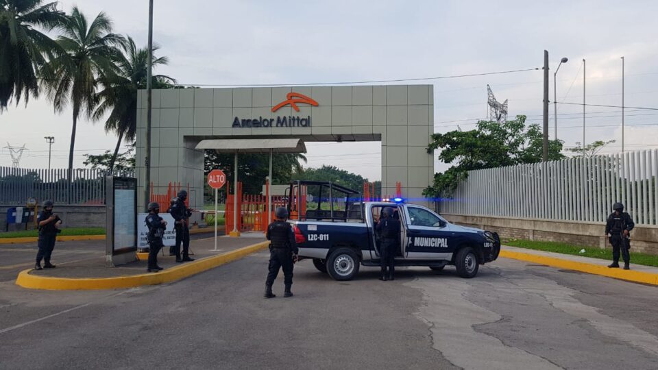 ArcelorMittal México lamenta actos de violencia de disidentes en plata de Lázaro Cárdenas