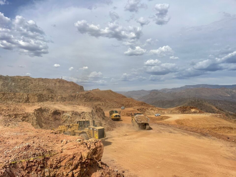 Minera Alamos anuncia la adquisición de Sabre Gold Mines