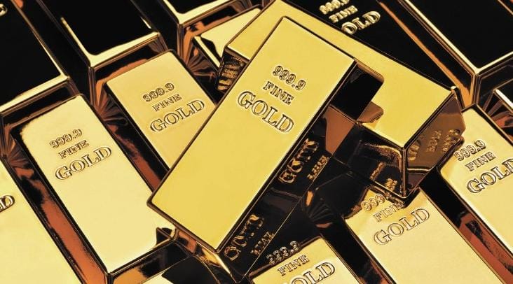 Onza de Oro escala a nuevo récord; se queda cerca del hito de 3,000 dólares