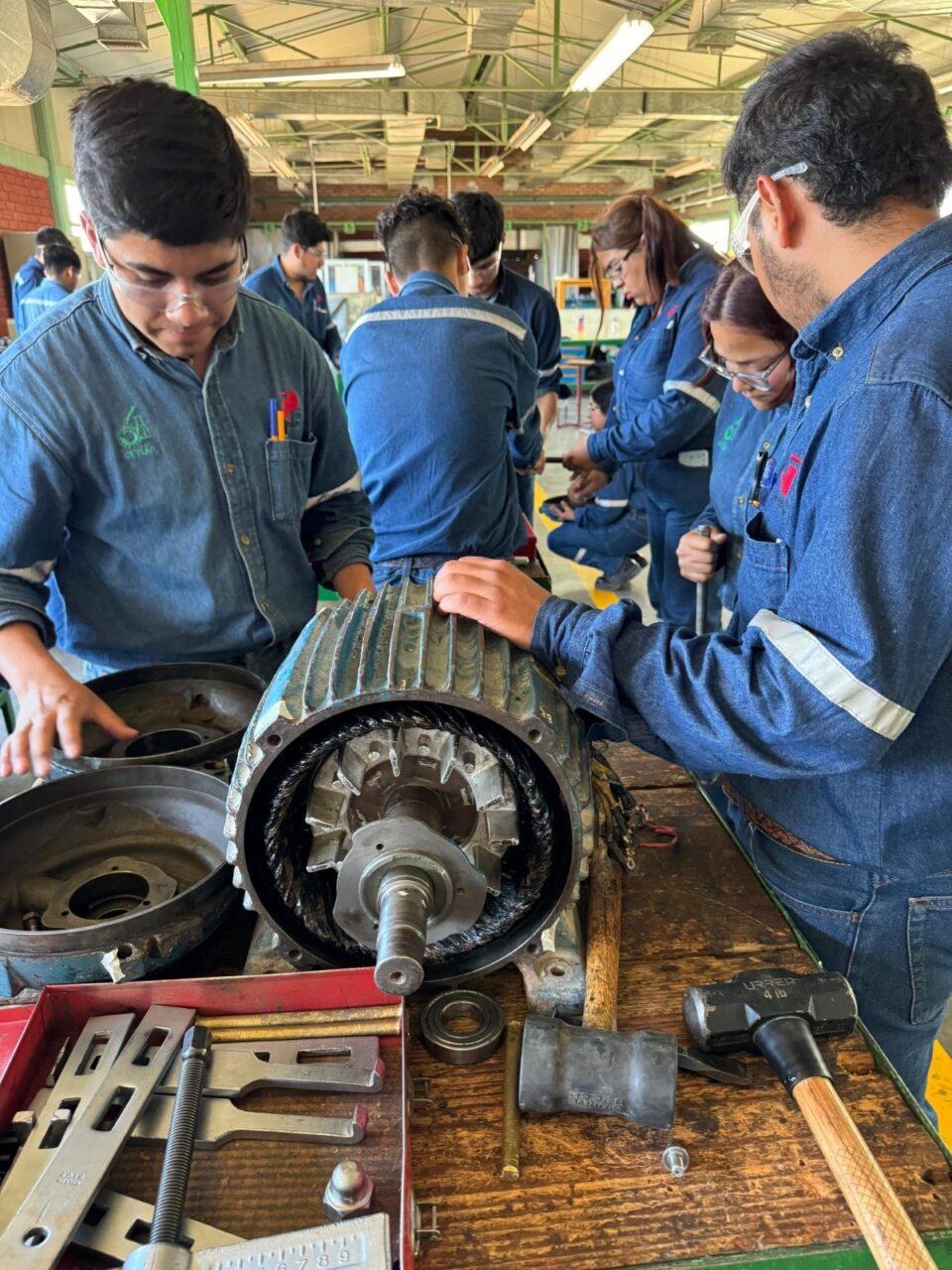 Industrias Peñoles cumple tres décadas de apoyar a jóvenes de comunidades mineras