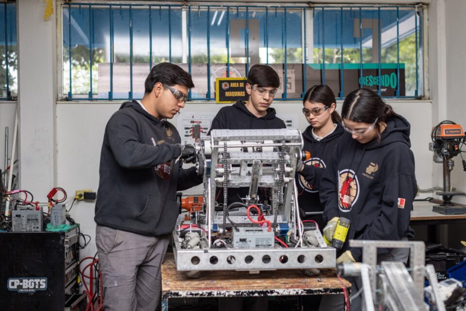 Industrias Peñoles impulsa la participación de niñas en ciencia y tecnología