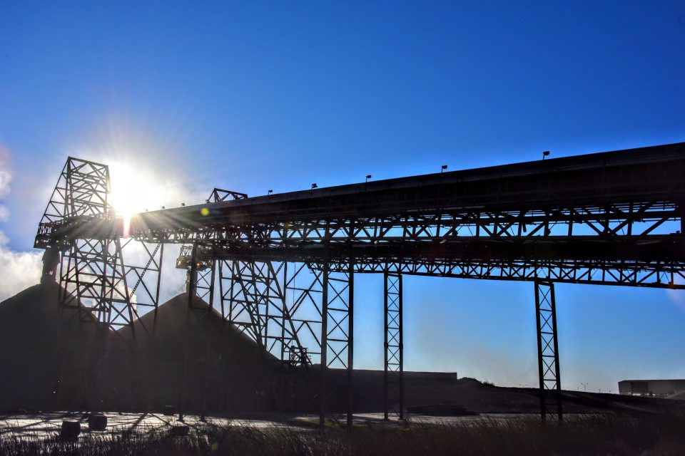 CFE adjudica 12,239 mdp en compra de casi 8 millones de toneladas de carbón