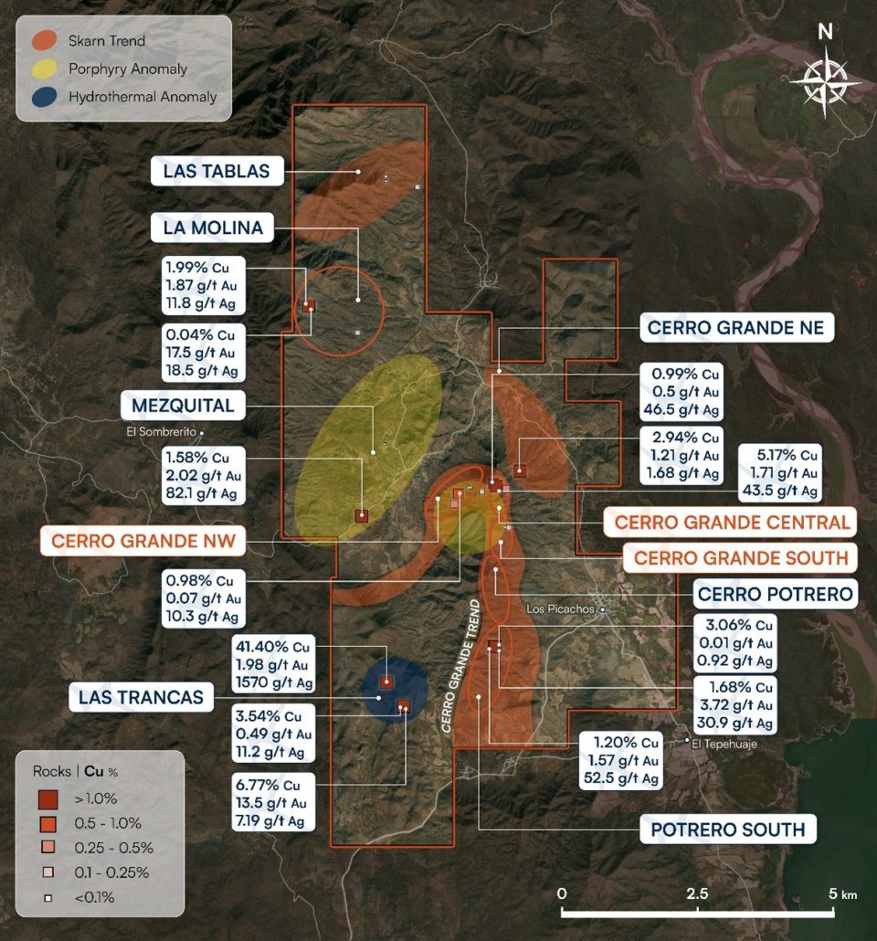 Algo Grande confirma mineralización de cobre, oro y plata en proyecto Adelita y descubre nueva zona de skarn en Sonora