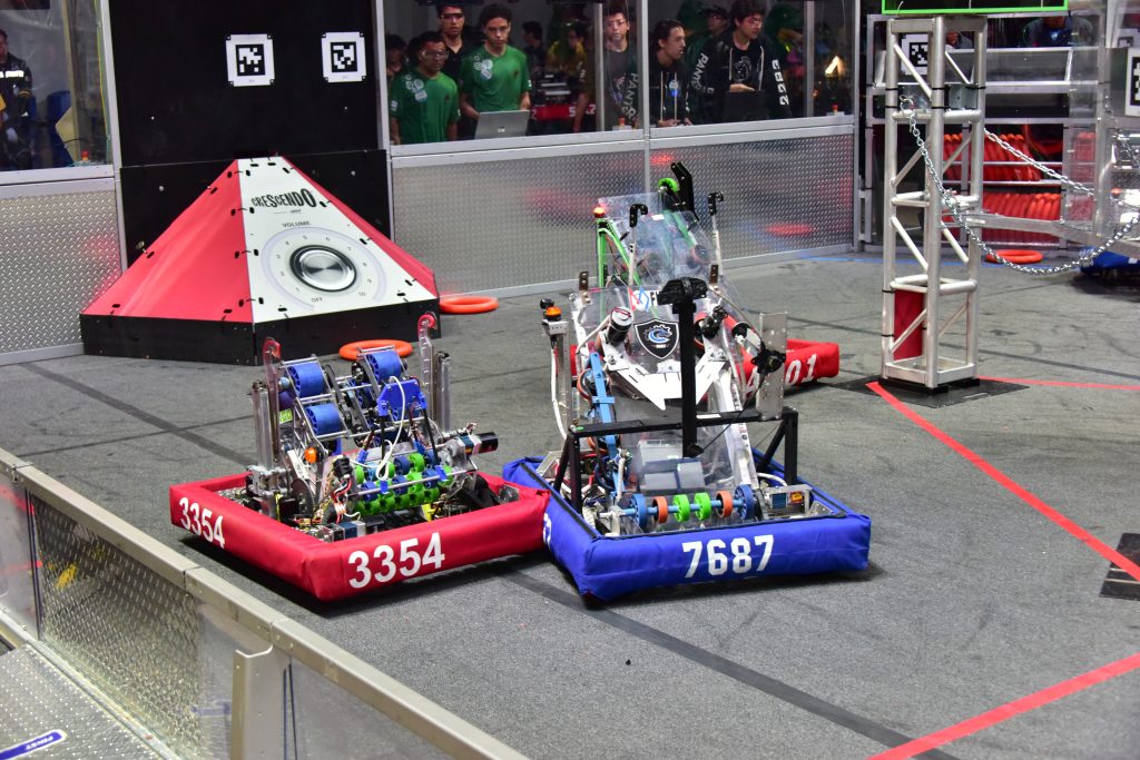 Industrias Peñoles recibe a 1,500 jóvenes para el Regional Laguna de robótica