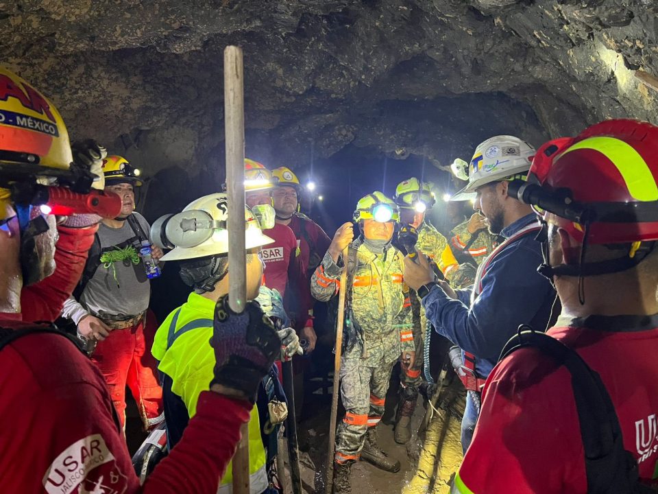 Dos mineros están juntos y uno separado en mina Santa Fe: CNPC