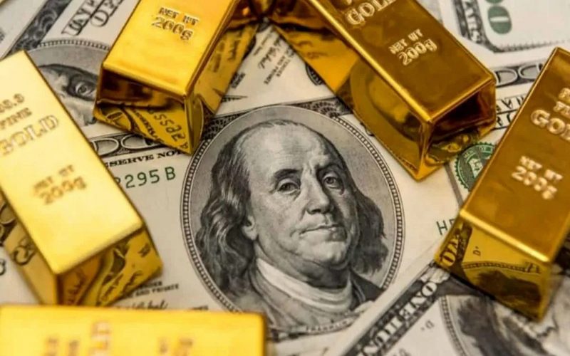 Dólar modera brillo del oro en abril; onza rescata ganancia de 6.0% en primeros 4 meses de 2026