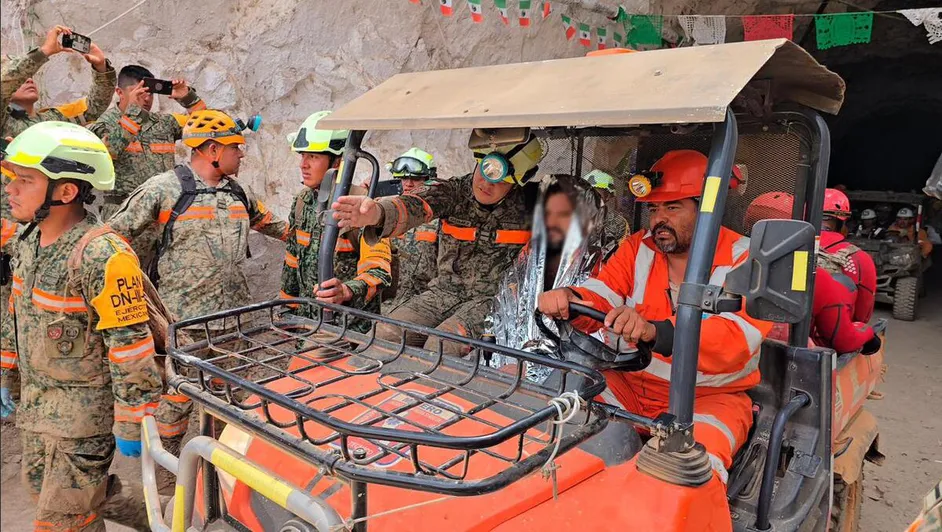 Tras 14 días atrapado en mina Santa Fe, rescatan con vida a minero Francisco Zapata