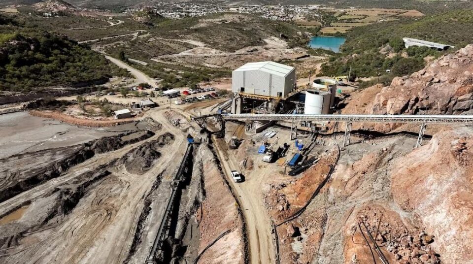 Avino Silver & Gold Mines reporta resultados financieros récord en IT26