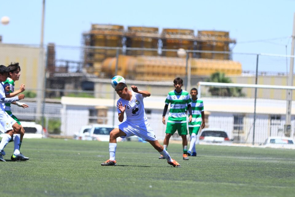 Industrias Peñoles promueve valores y fomenta el deporte